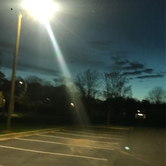 Meet your Posher, Laura Lee - Picture 2 of 3